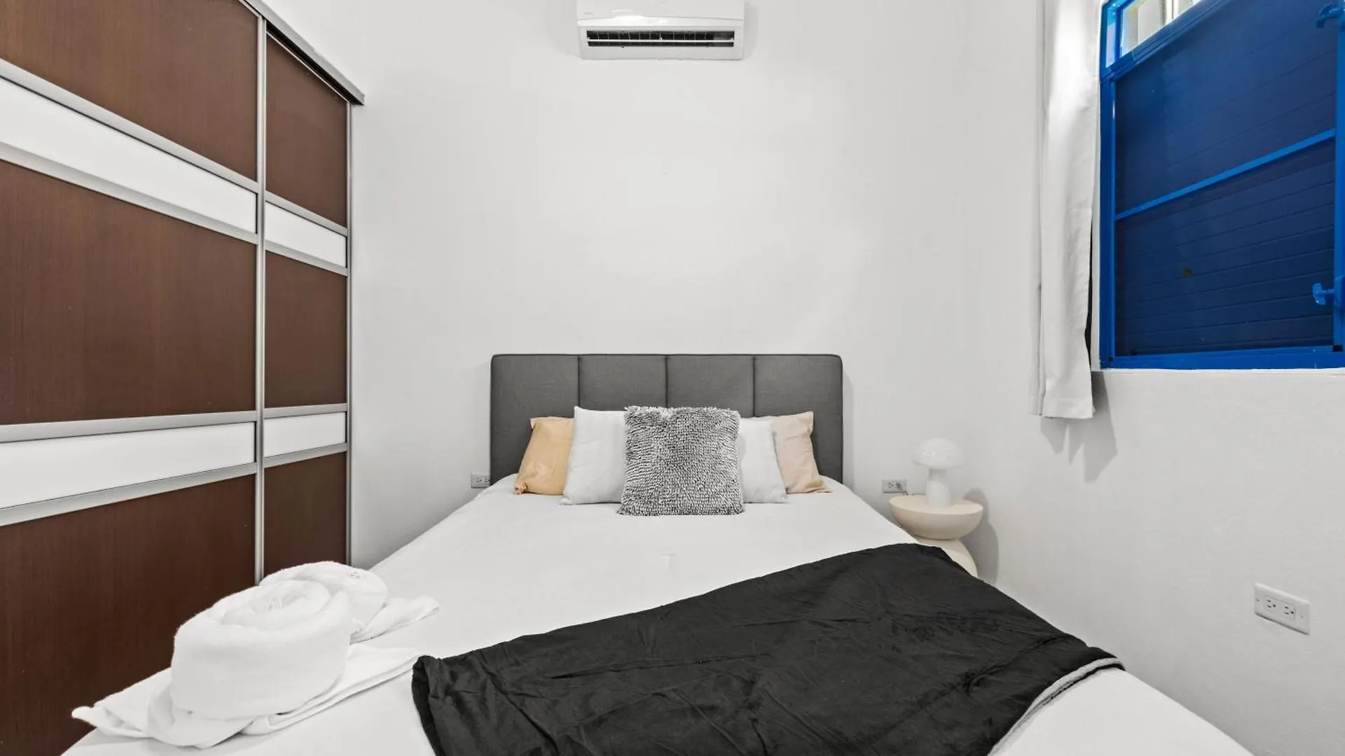 Artistic One-Bedroom Garden Apartment In Sj Mm9 San Juan