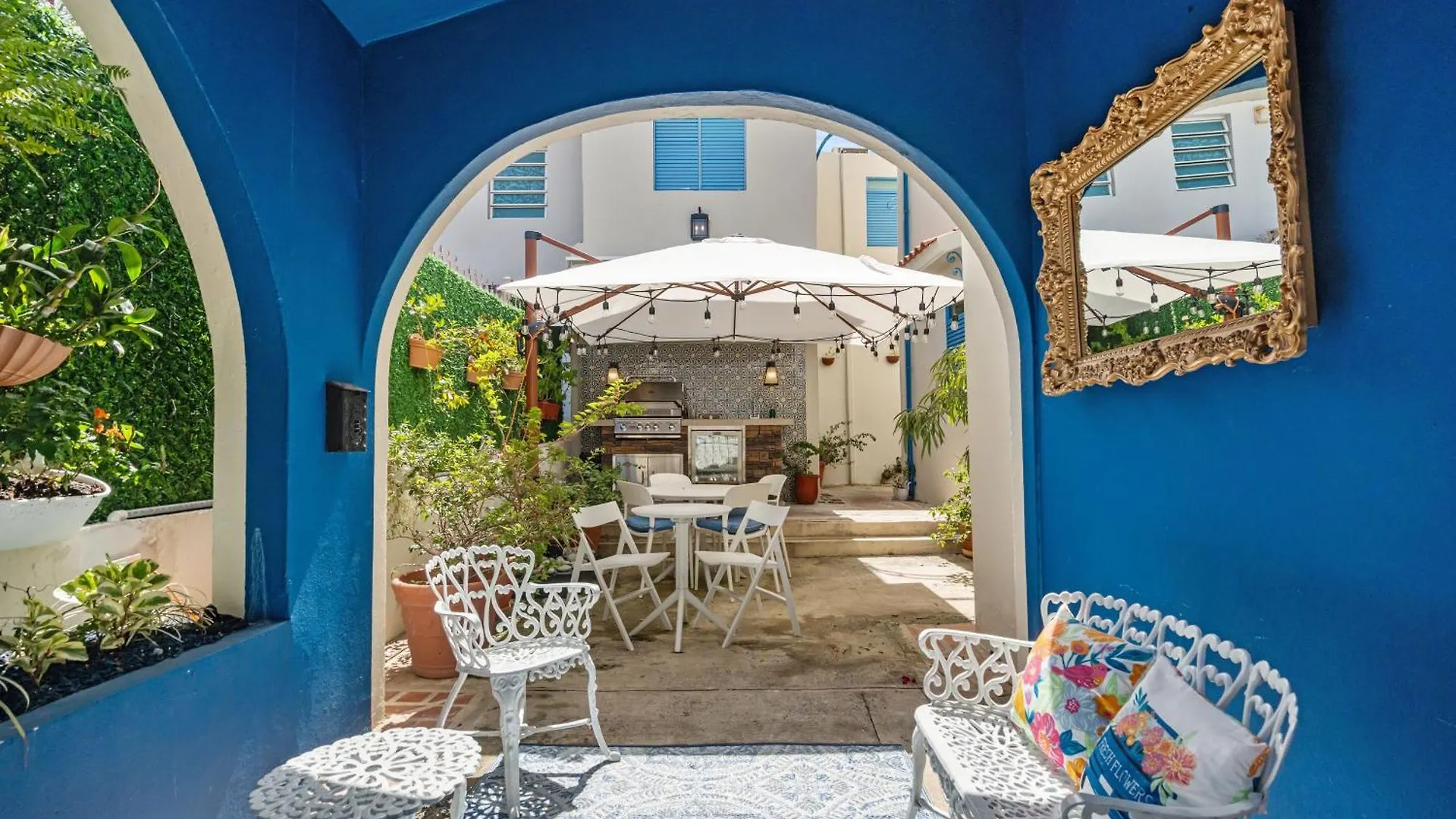 Artistic One-Bedroom Garden Apartment In Sj Mm9 San Juan
